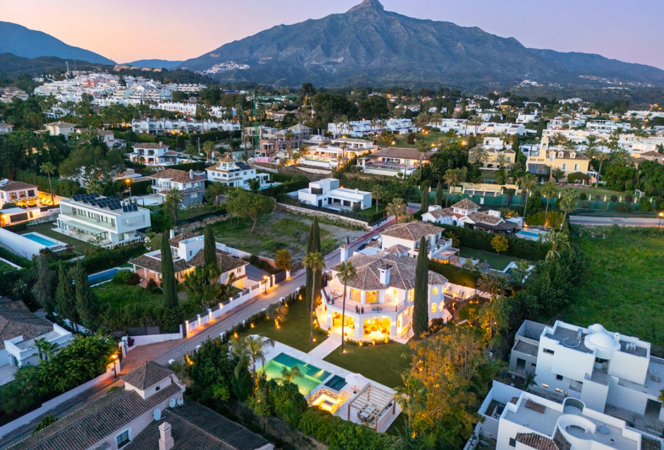 Nieuwbouw  - Villa -
Marbella