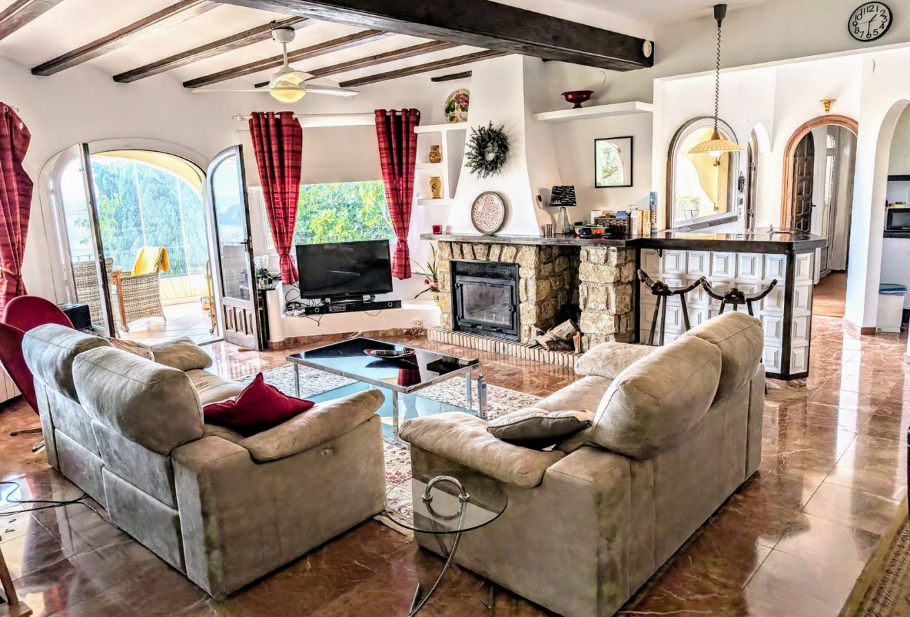 Herverkoop - Villa -
Moraira - Benimeit