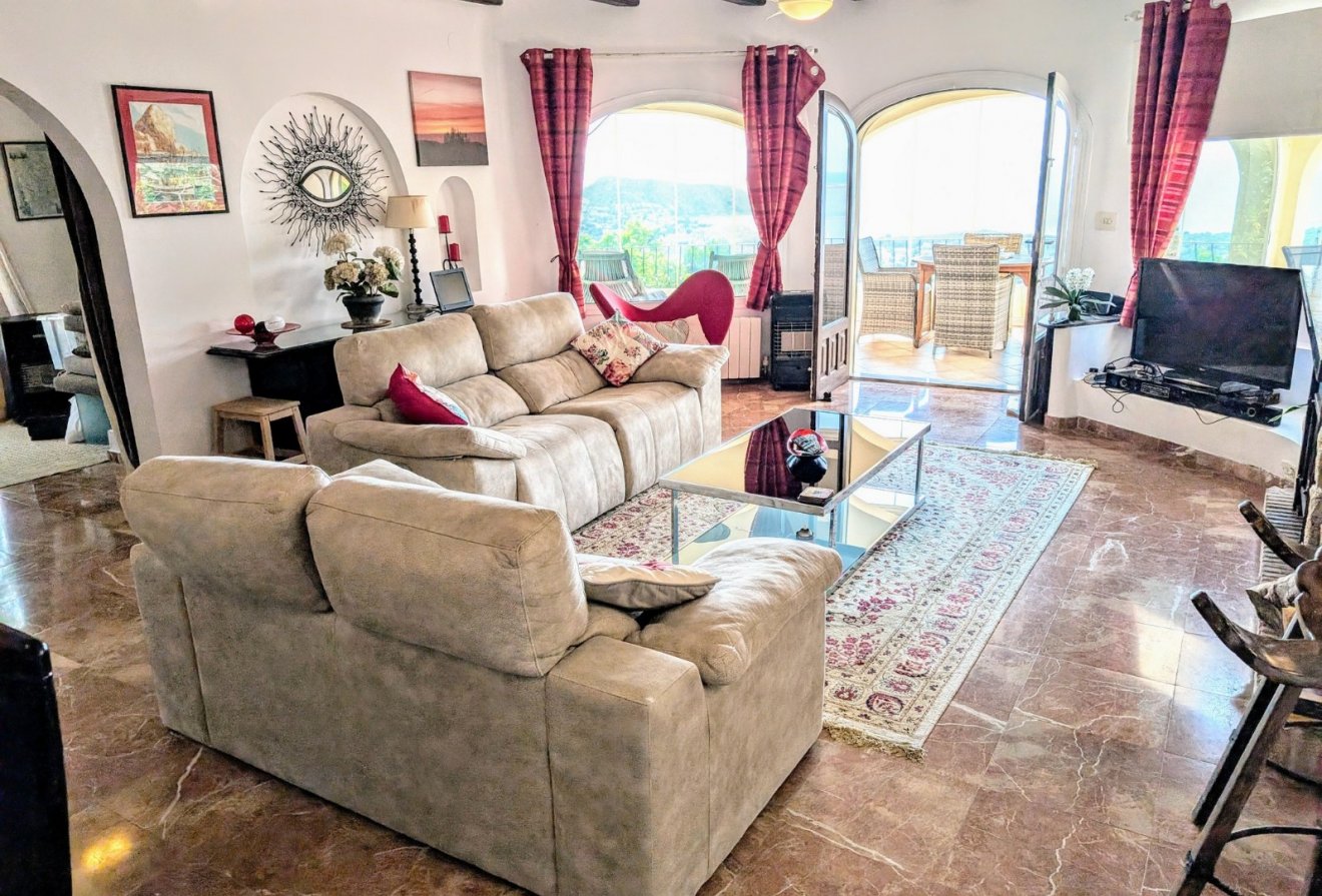 Herverkoop - Villa -
Moraira - Benimeit