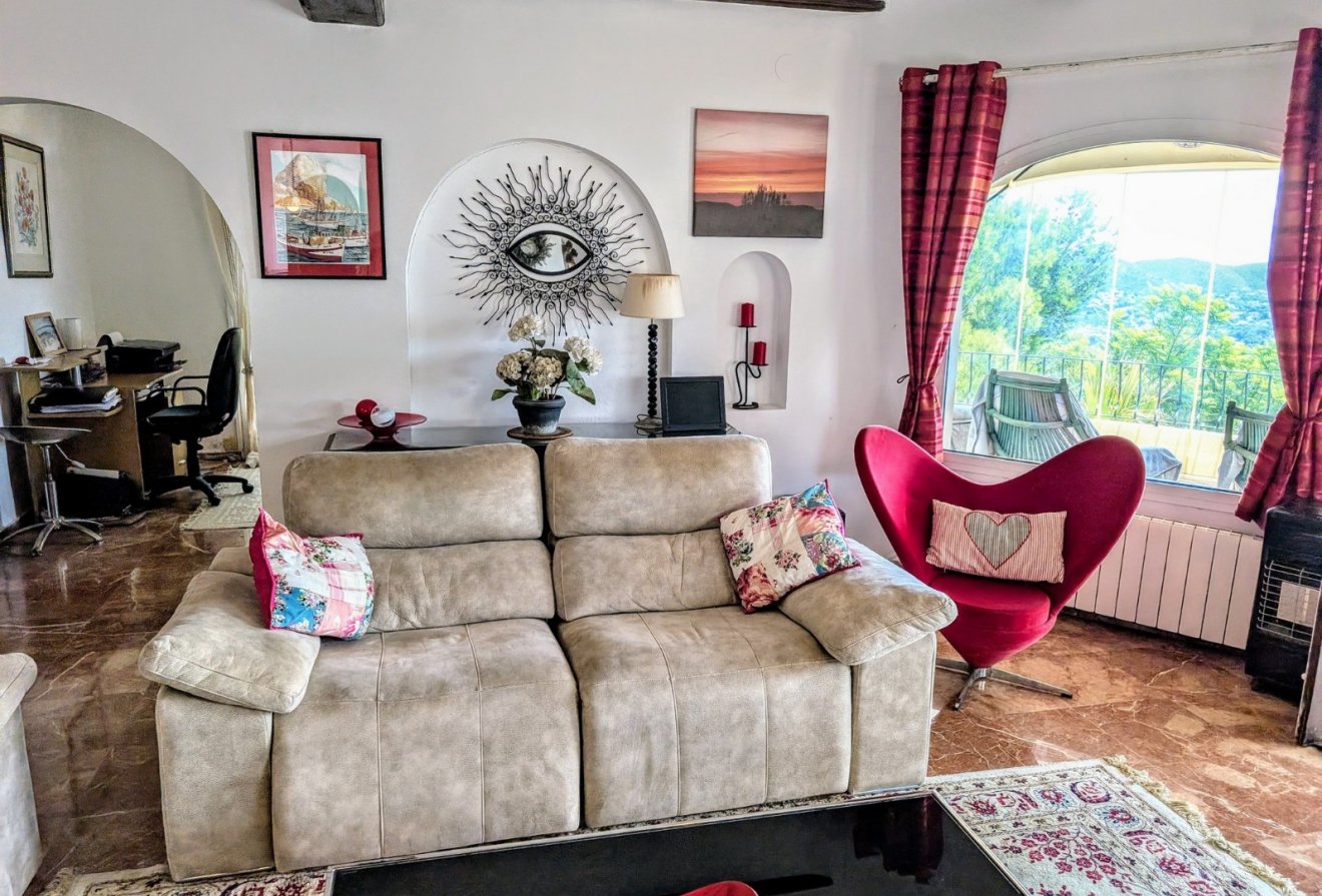 Herverkoop - Villa -
Moraira - Benimeit