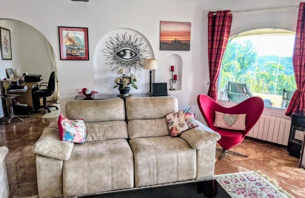 Herverkoop - Villa -
Moraira - Benimeit