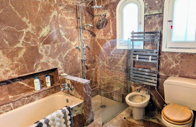 Herverkoop - Villa -
Moraira - Benimeit