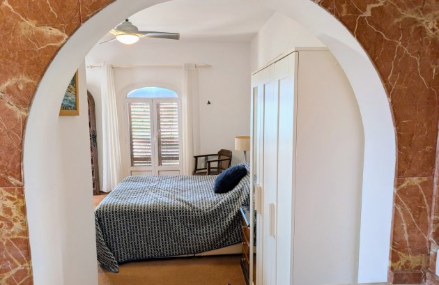 Herverkoop - Villa -
Moraira - Benimeit