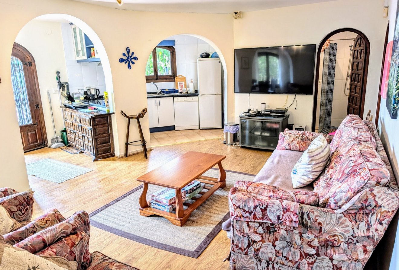 Herverkoop - Villa -
Moraira - Benimeit