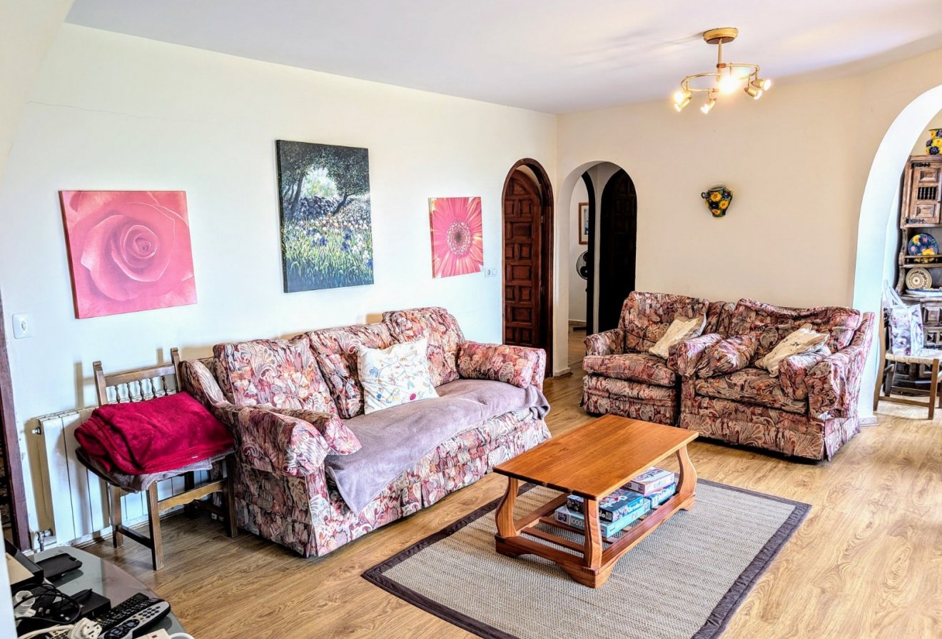 Herverkoop - Villa -
Moraira - Benimeit