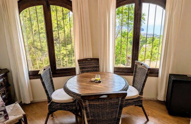 Herverkoop - Villa -
Moraira - Benimeit