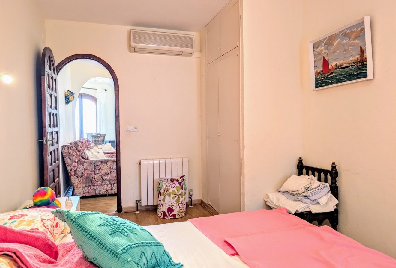 Herverkoop - Villa -
Moraira - Benimeit