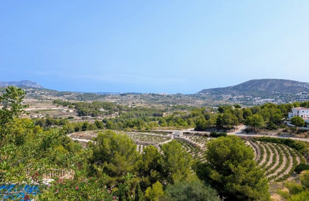 Herverkoop - Villa -
Moraira - Benimeit