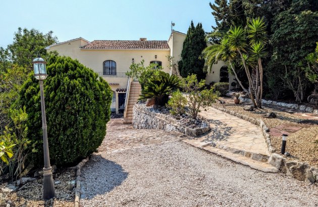 Herverkoop - Villa -
Moraira - Benimeit