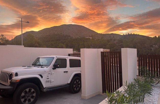 Herverkoop - Villa -
Finestrat