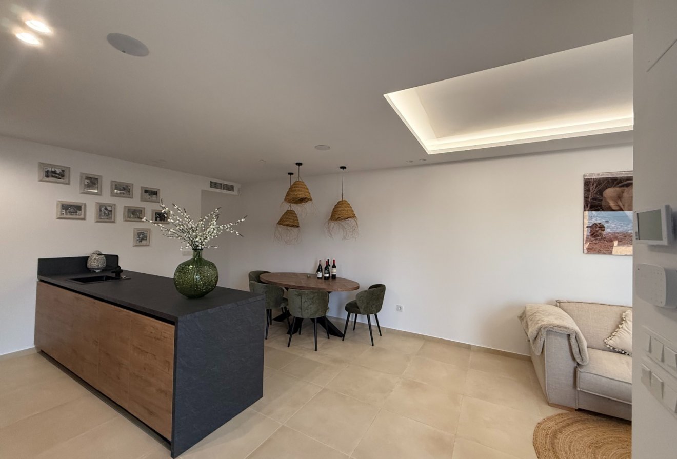 Herverkoop - Villa -
Finestrat