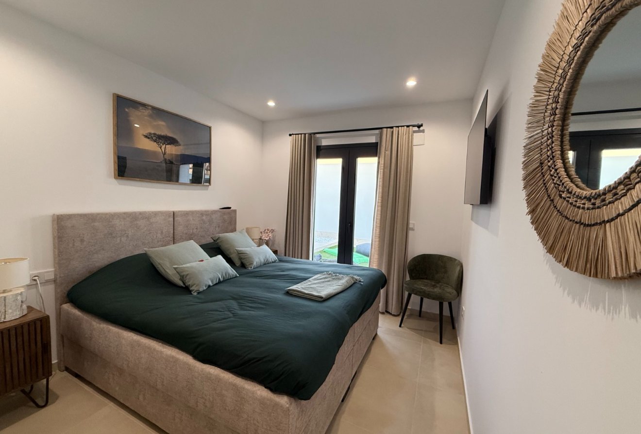 Herverkoop - Villa -
Finestrat