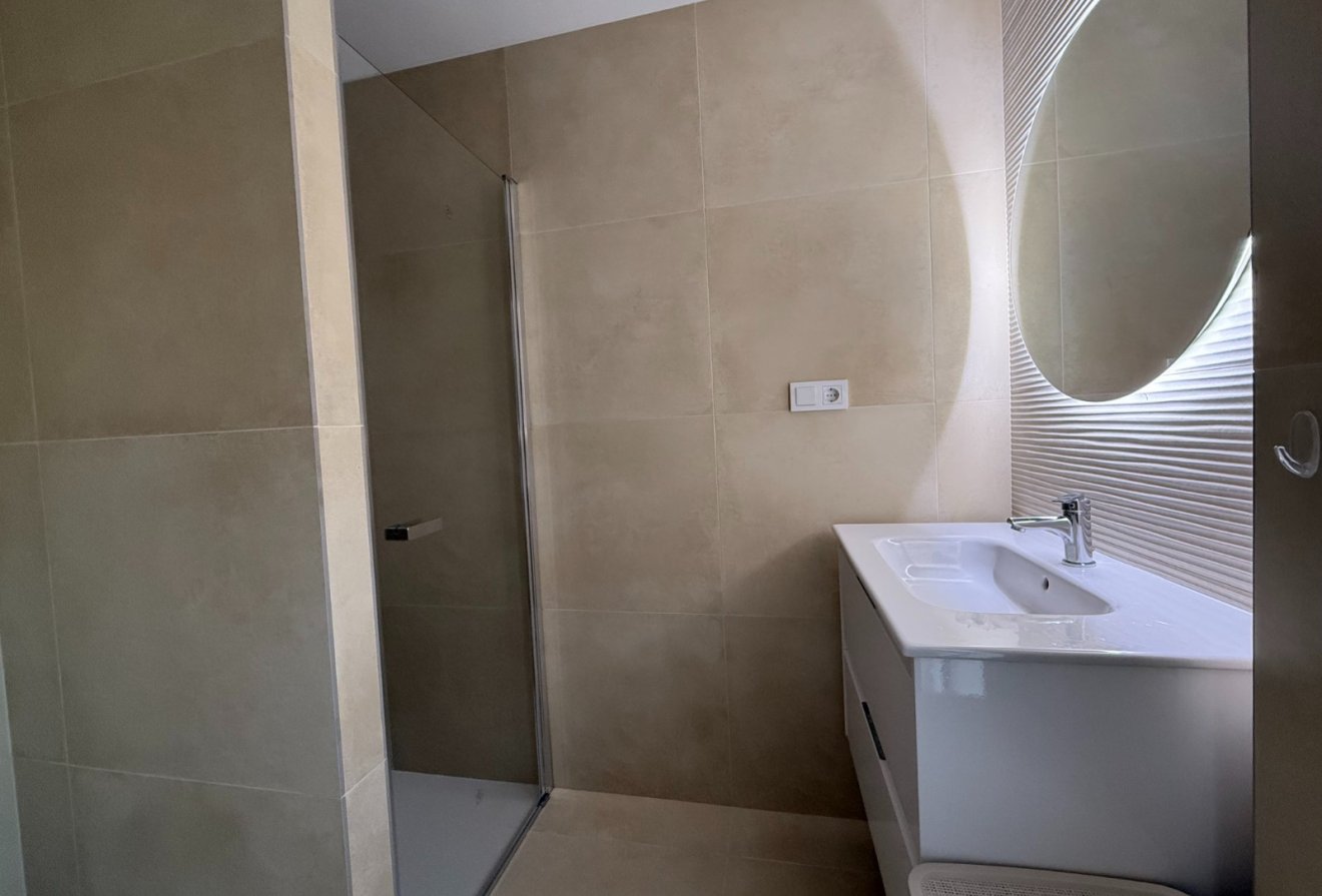 Herverkoop - Villa -
Finestrat