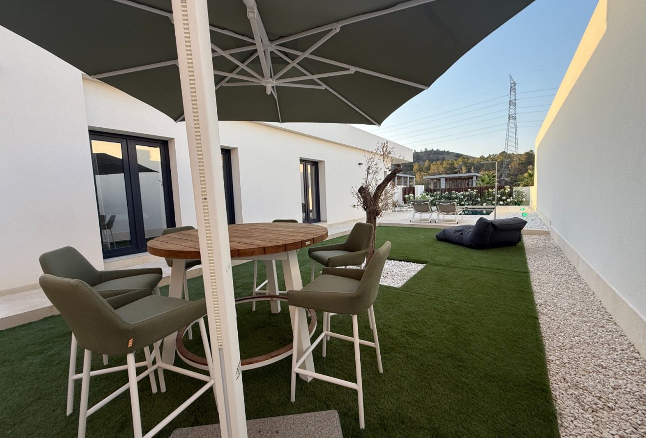 Herverkoop - Villa -
Finestrat