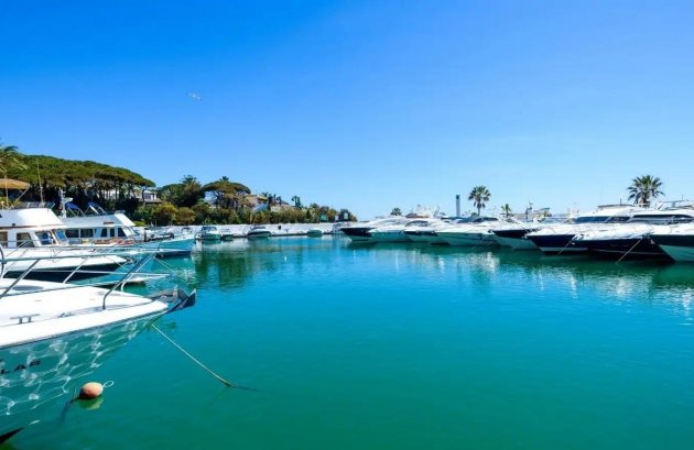 New Build - Apartment / flat -
Marbella - Cabopino Golf