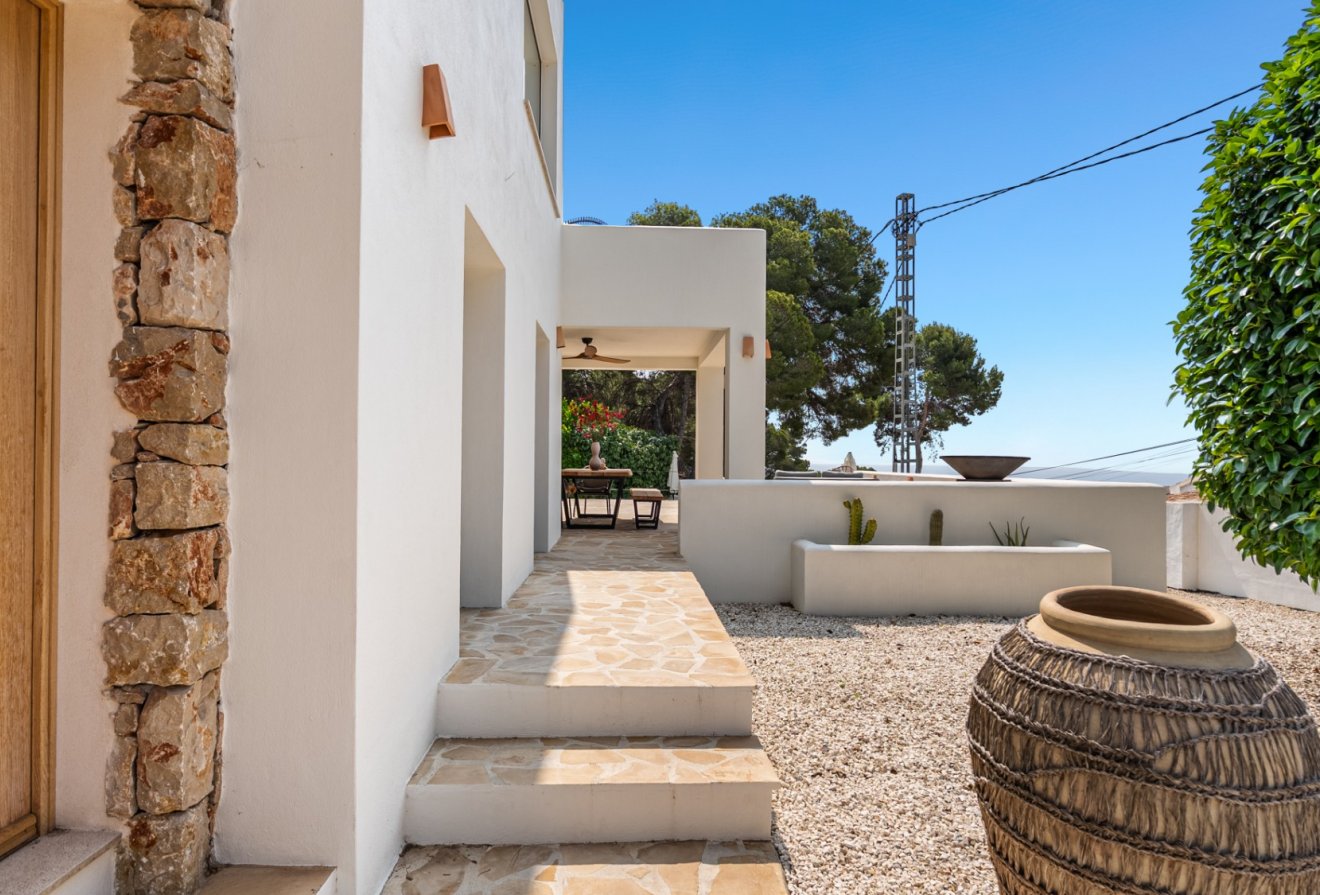 Resale - Villa -
Moraira - Andrago