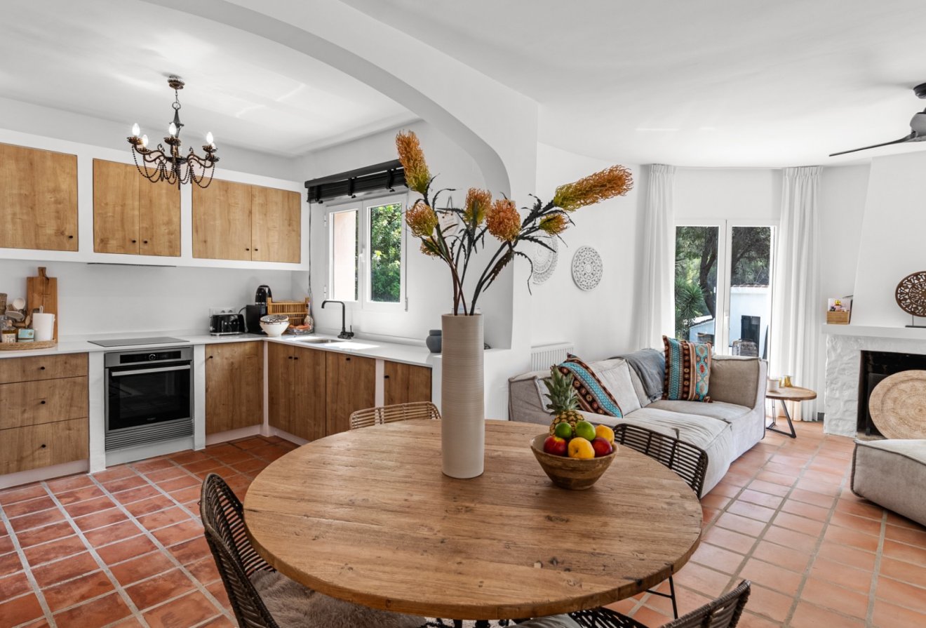 Resale - Villa -
Moraira - Andrago