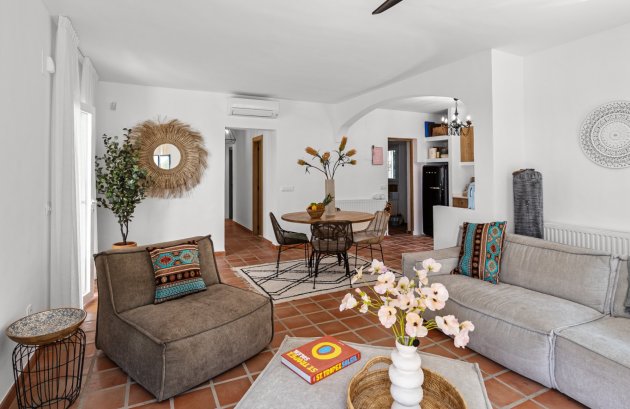 Resale - Villa -
Moraira - Andrago