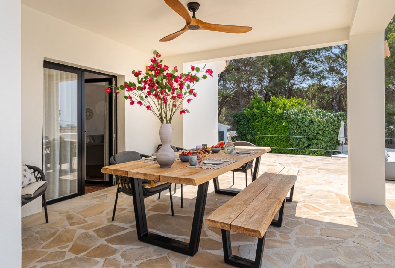 Resale - Villa -
Moraira - Andrago