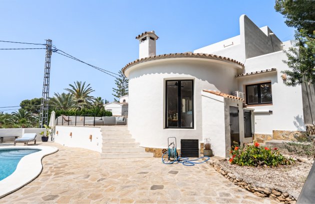 Resale - Villa -
Moraira - Andrago