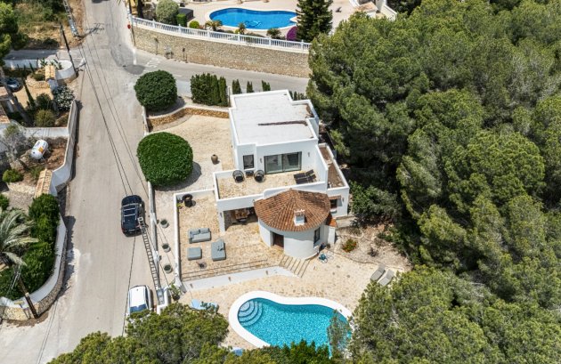 Resale - Villa -
Moraira - Andrago