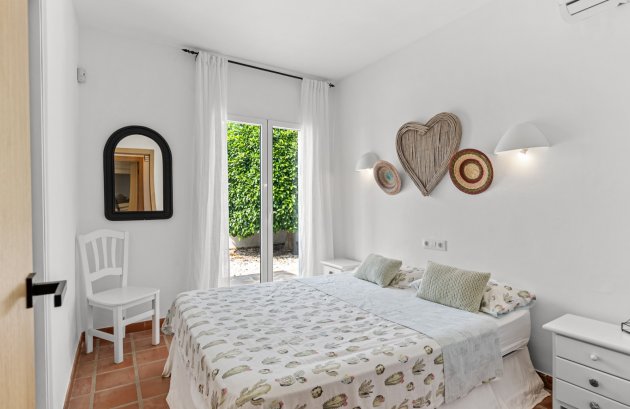 Resale - Villa -
Moraira - Andrago