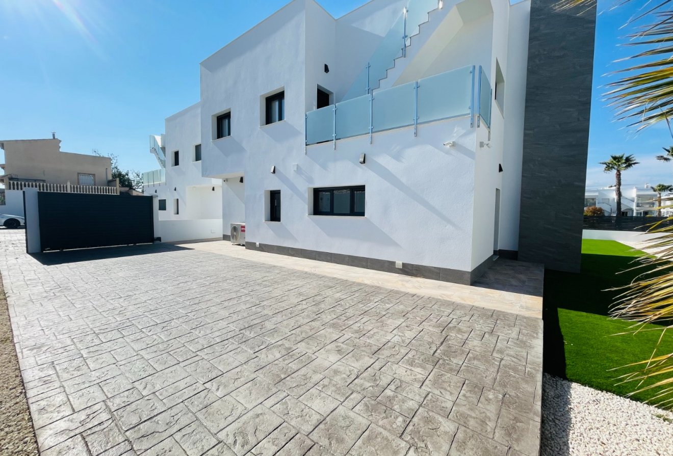Nieuwbouw  - Villa -
Torrevieja