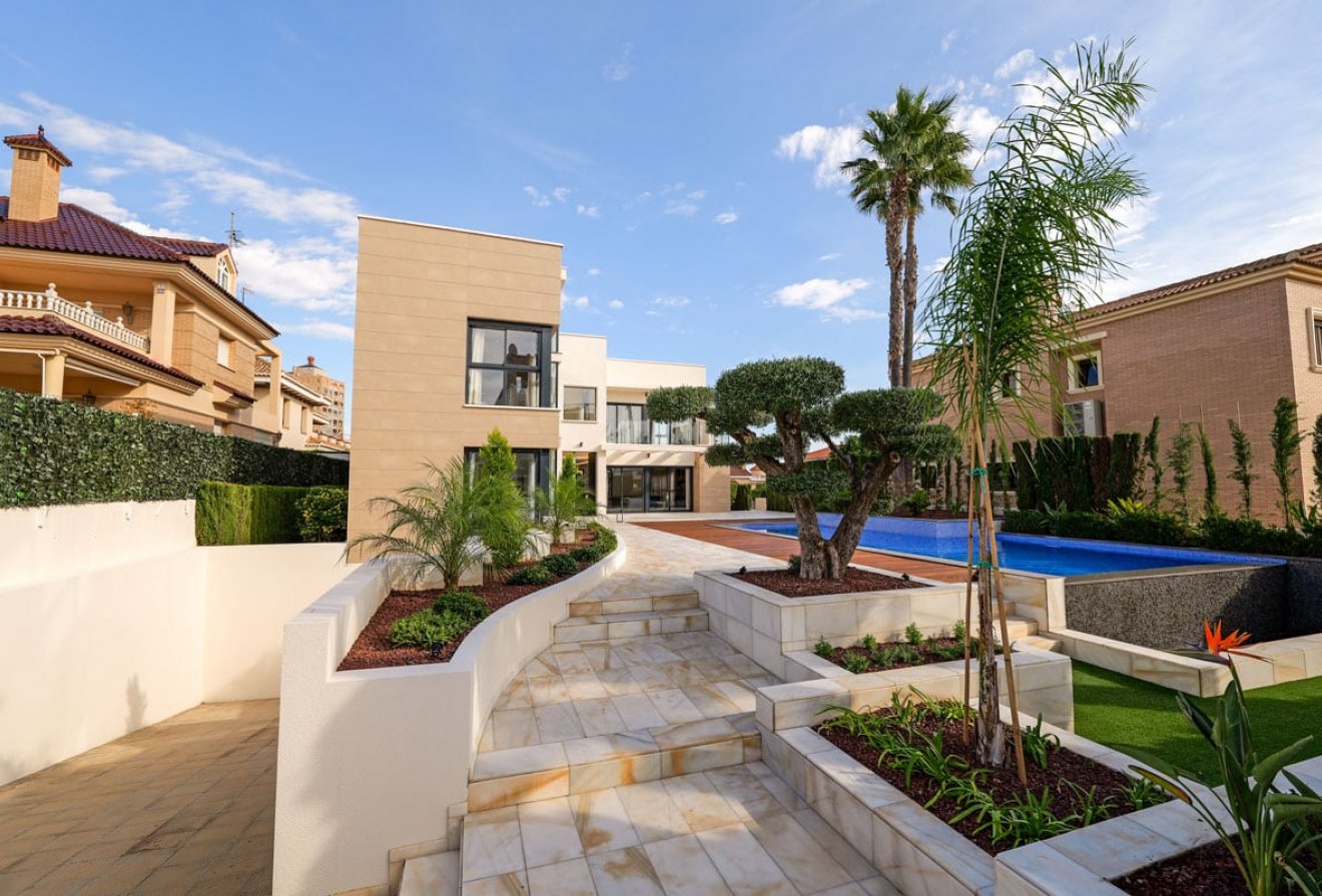 New Build - Villa -
Torrevieja