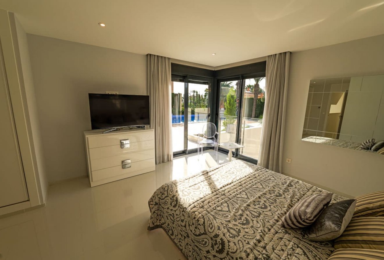 New Build - Villa -
Torrevieja