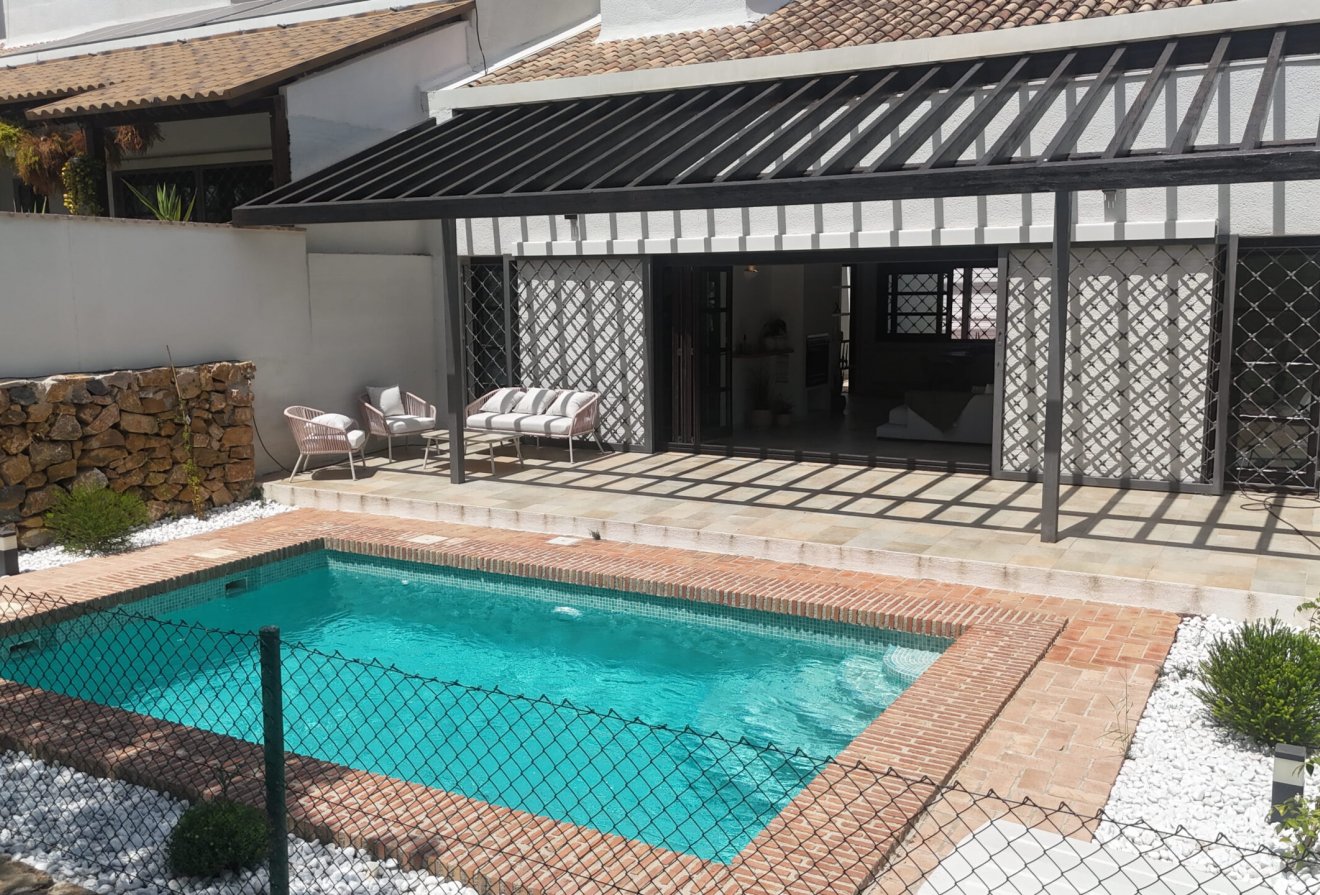 Nieuwbouw  - Geschakelde woning -
Peraleja Golf