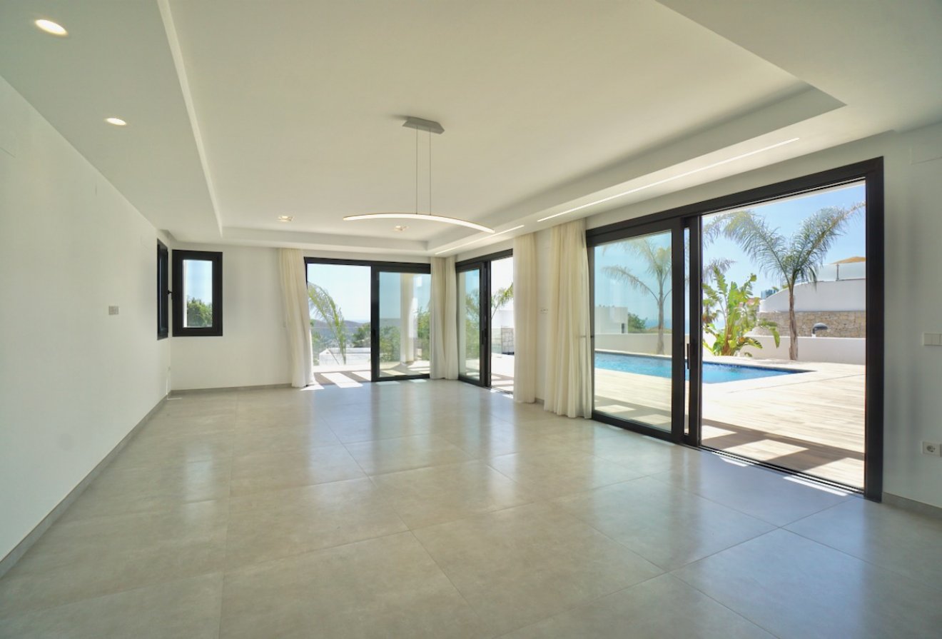 Herverkoop - Villa -
Moraira - Benimeit