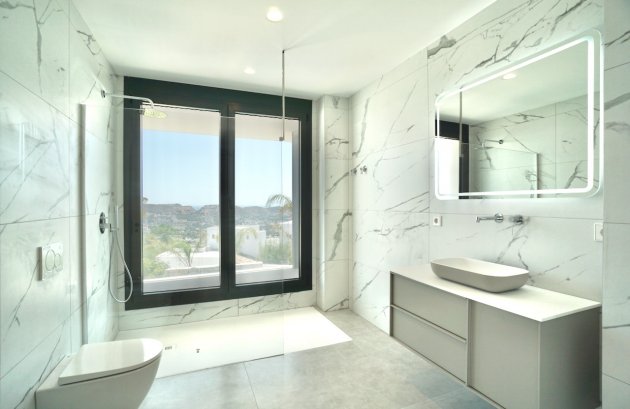 Herverkoop - Villa -
Moraira - Benimeit