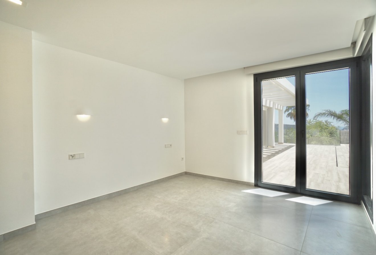 Herverkoop - Villa -
Moraira - Benimeit