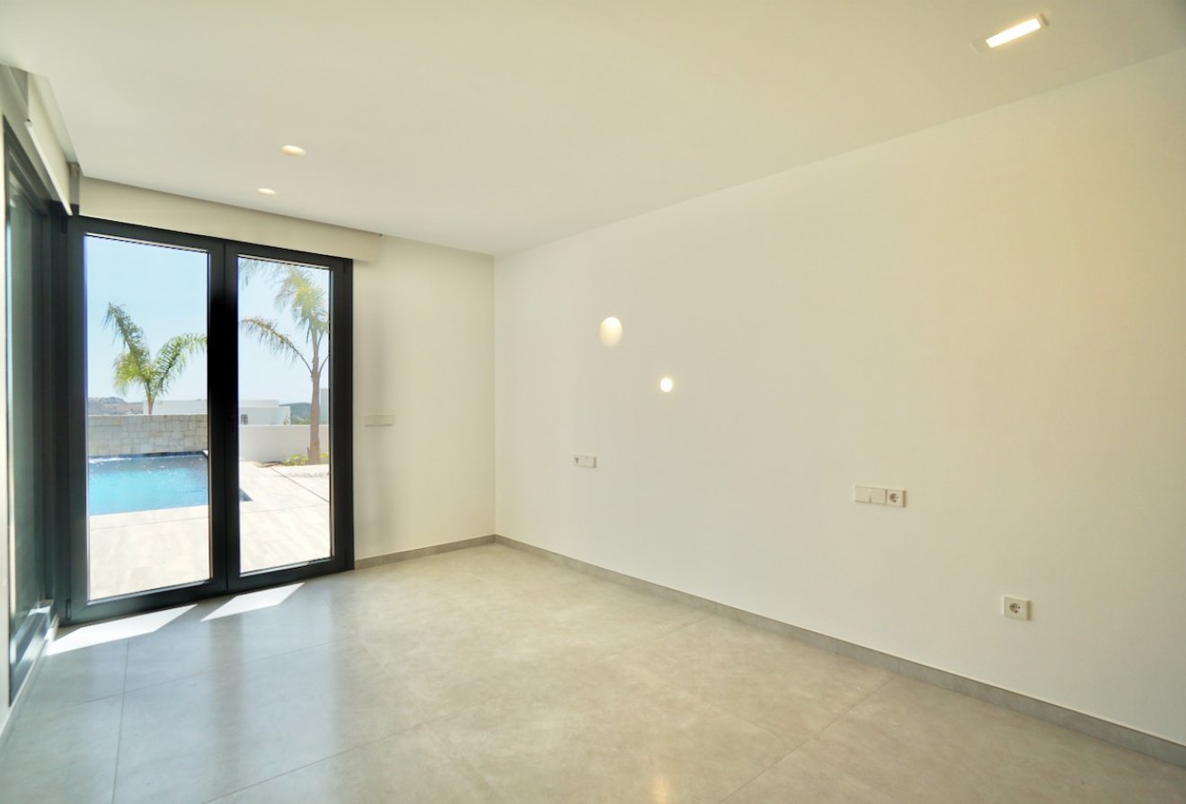 Herverkoop - Villa -
Moraira - Benimeit