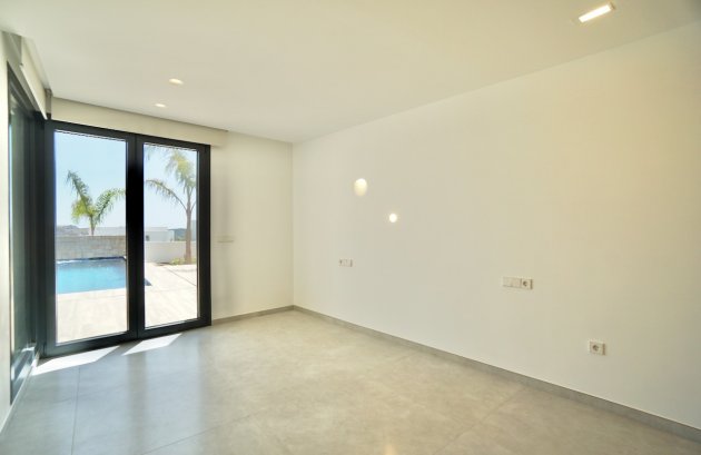 Herverkoop - Villa -
Moraira - Benimeit