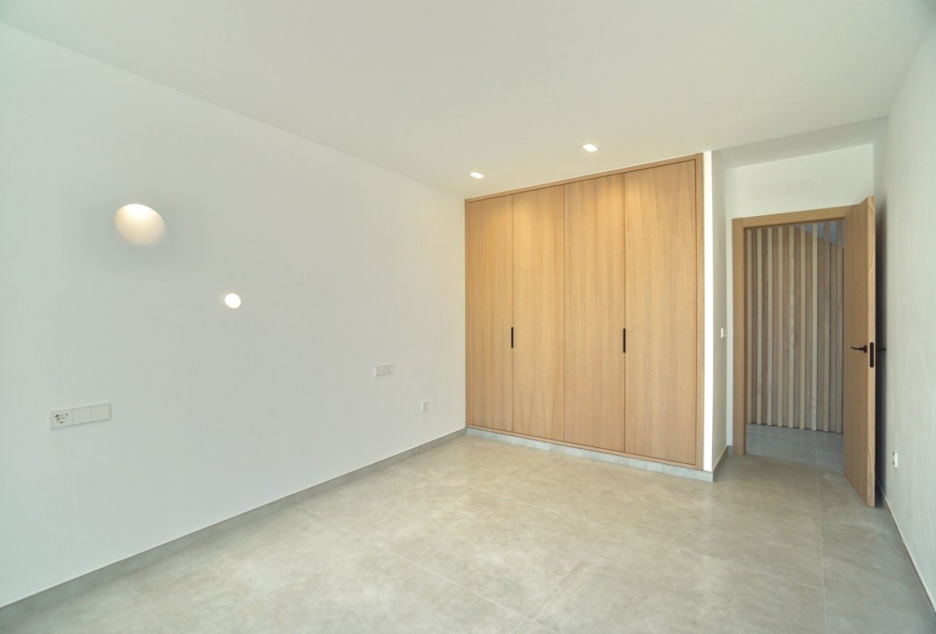 Herverkoop - Villa -
Moraira - Benimeit