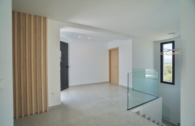 Herverkoop - Villa -
Moraira - Benimeit