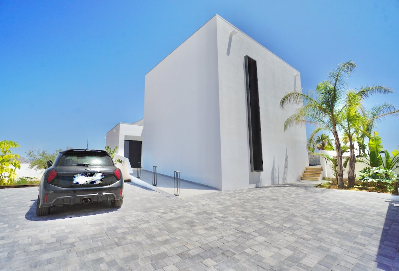 Herverkoop - Villa -
Moraira - Benimeit