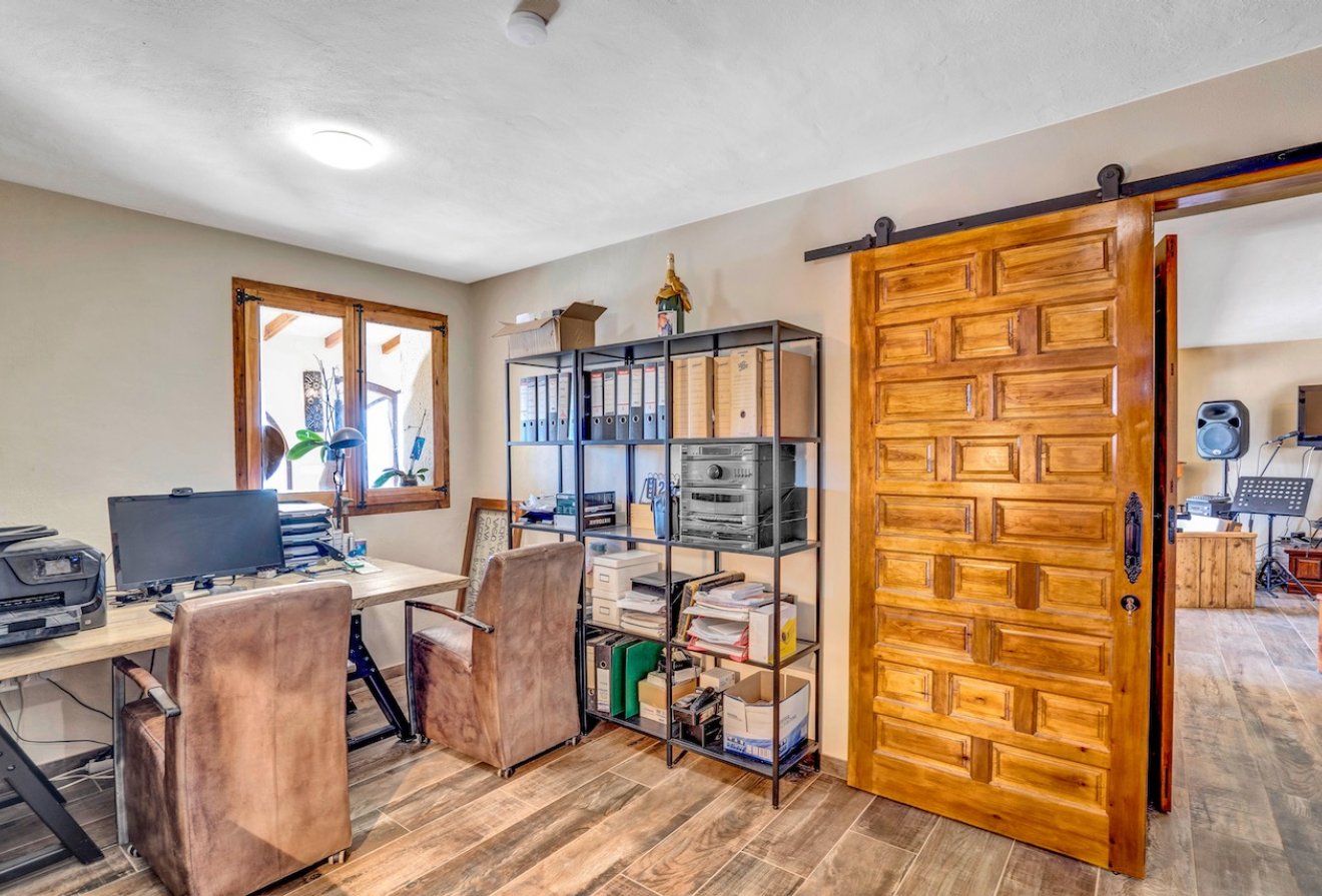 Herverkoop - Villa -
Benissa - Partida Llenes