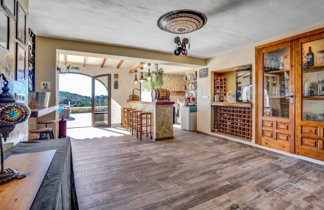 Herverkoop - Villa -
Benissa - Partida Llenes