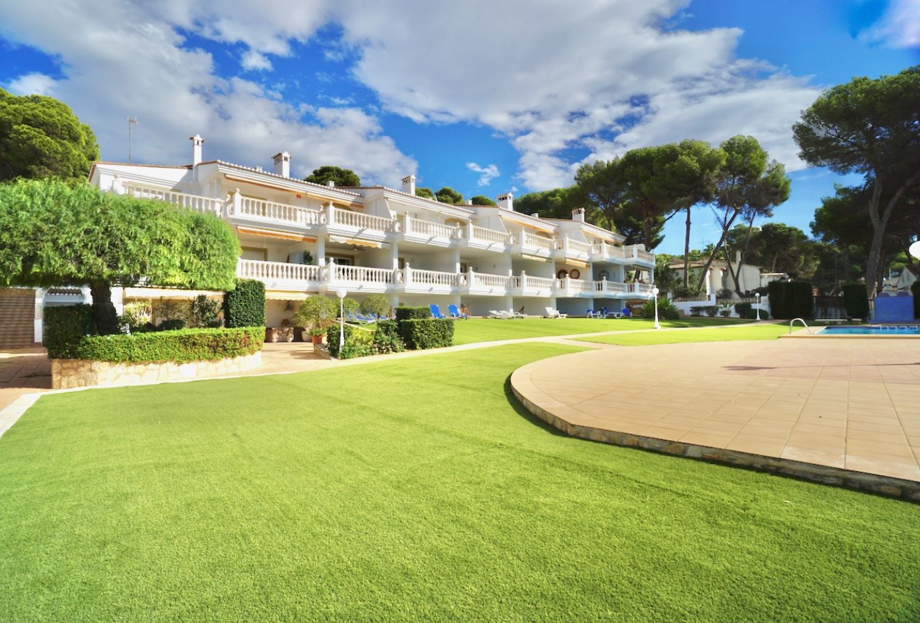 Resale - Apartment / flat -
Moraira - Moraira Centre
