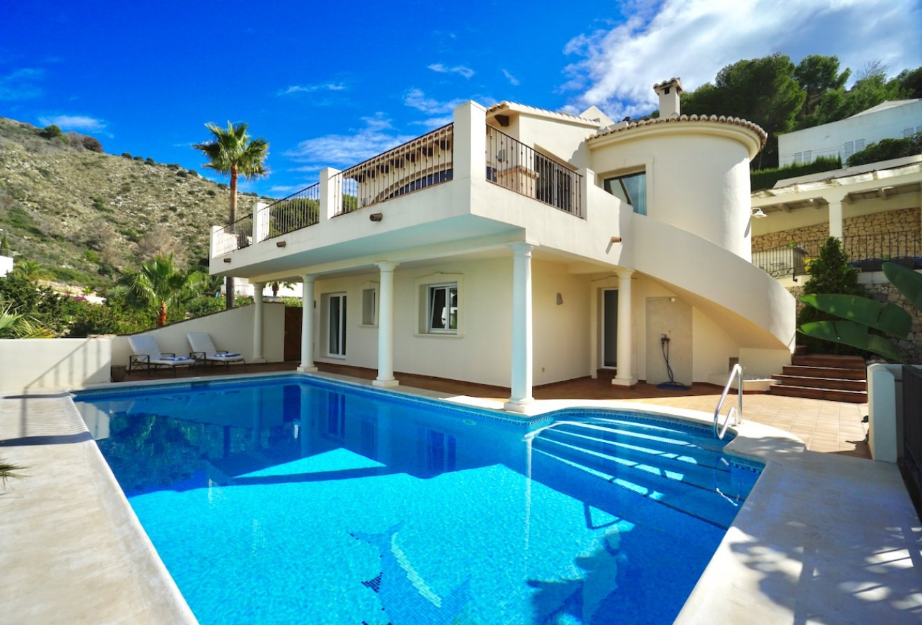 Herverkoop - Villa -
Moraira - El Portet