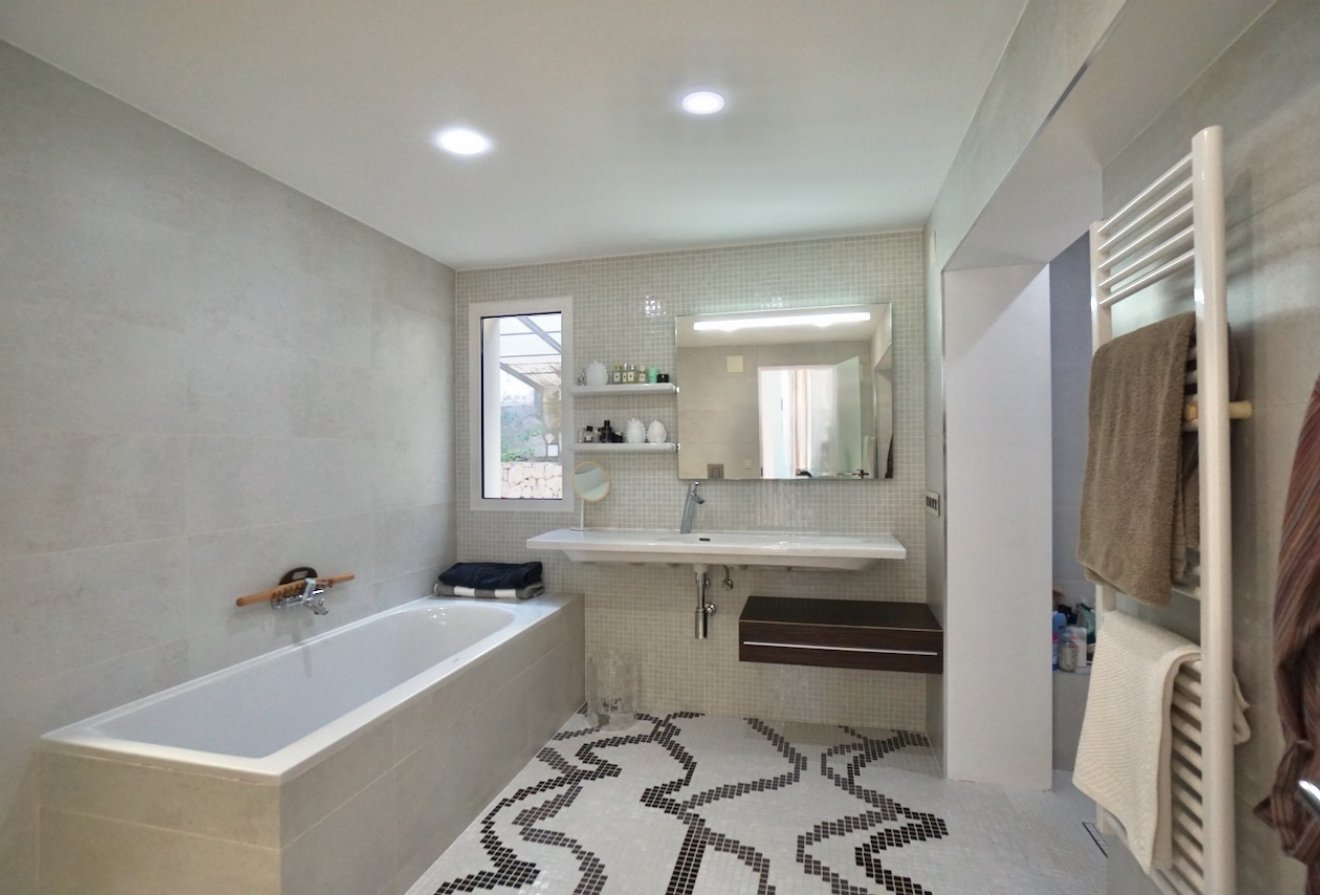 Herverkoop - Villa -
Moraira - El Portet