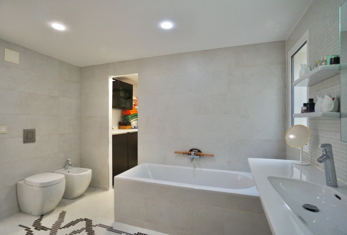 Herverkoop - Villa -
Moraira - El Portet