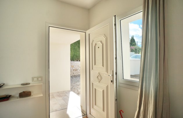 Herverkoop - Villa -
Moraira - El Portet