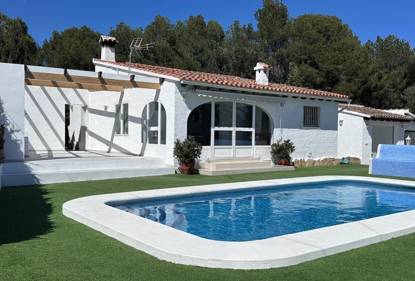 Resale - Villa -
Moraira - La Sabatera