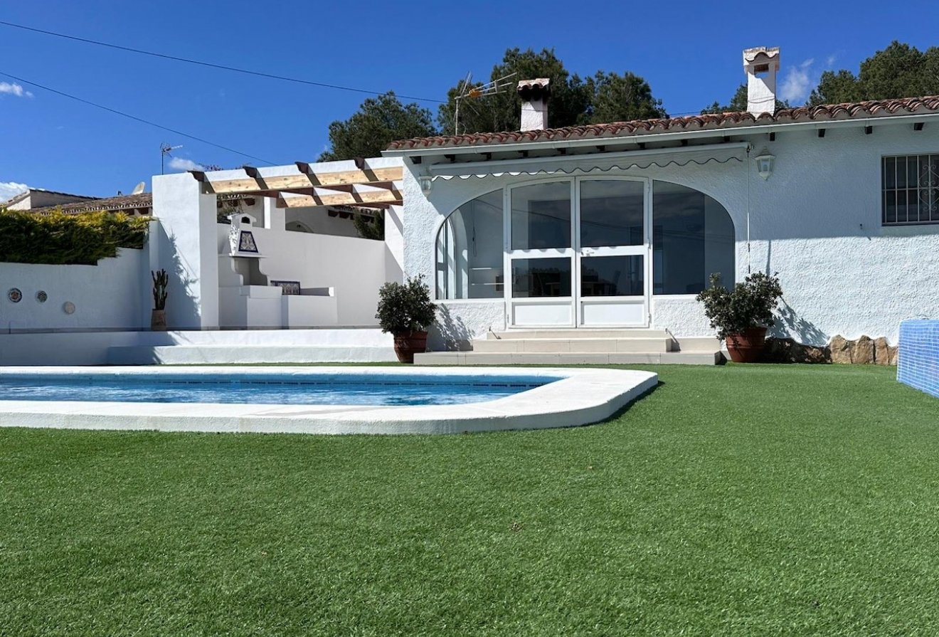 Resale - Villa -
Moraira - La Sabatera