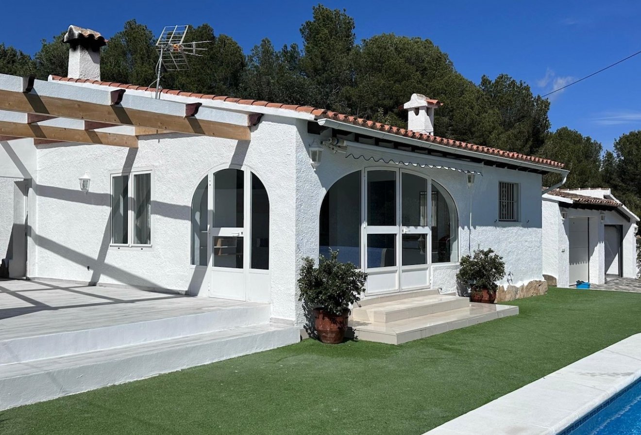 Resale - Villa -
Moraira - La Sabatera