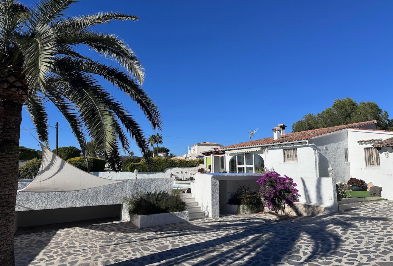 Resale - Villa -
Moraira - La Sabatera
