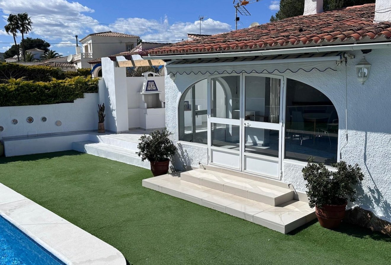 Resale - Villa -
Moraira - La Sabatera